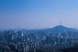 Decoding Korean Convenience Store Etiquette for First-Timers