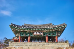 Shoes Off! Understanding Korean Shoe Etiquette for Visitors
