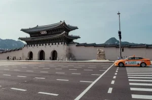 Discovering Seoul’s Rich History: Palaces, Temples &amp; Traditional Villages
