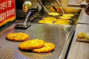 Korean Dining Customs: Essential Etiquette Tips for Your Trip